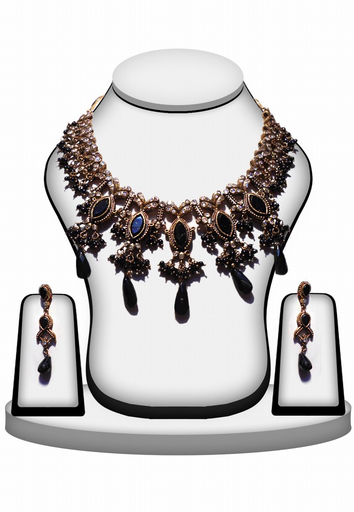 Ethnic Indian Polki Bridal set in Black Stone For Modern Women-0