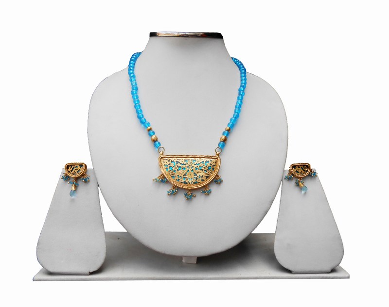 Shop Fashionable Turquoise Thewa Pendant set with Earrings -0