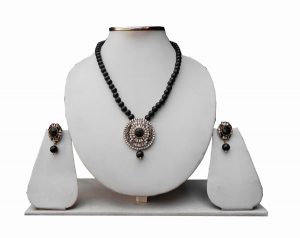 Fancy Black Stone Pendant Set Available Online for Special Occasion-0
